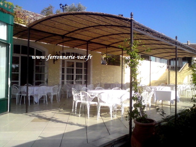 http://www.ferronnerie-var.fr/pergola_album%20%2828%29.JPG